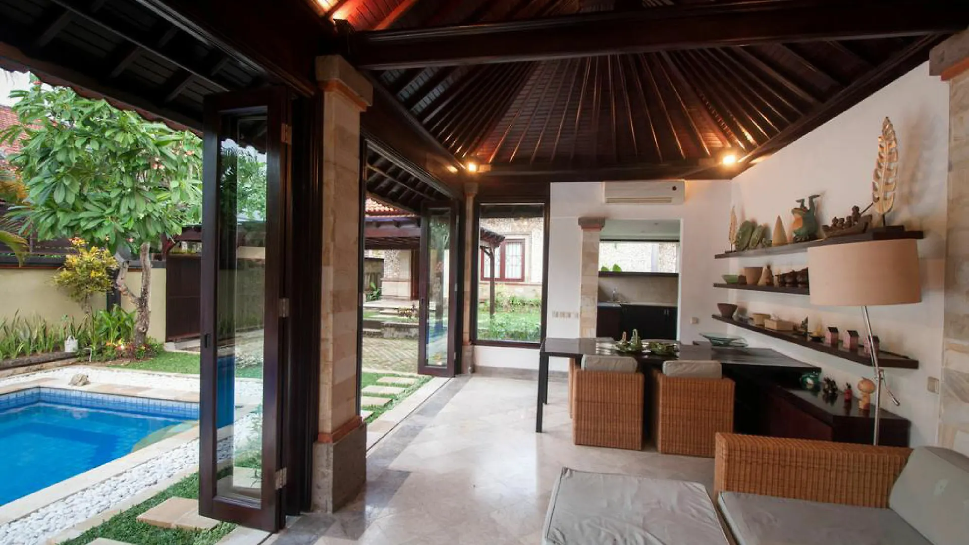 Hotel Villa Green Kori Kuta